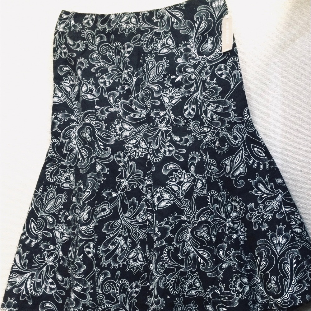 Kim Rogers Black and White Paisley Maxi Skirt